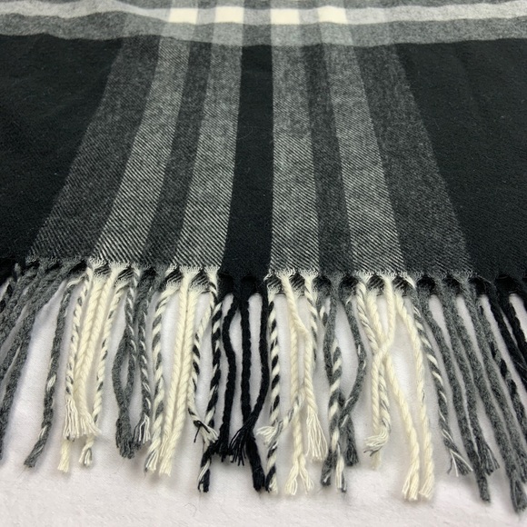 Oversized Plaid Scarf - Picture 5 of 8